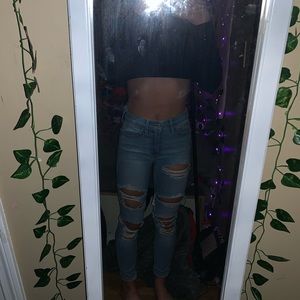 super cute light washed jeans!